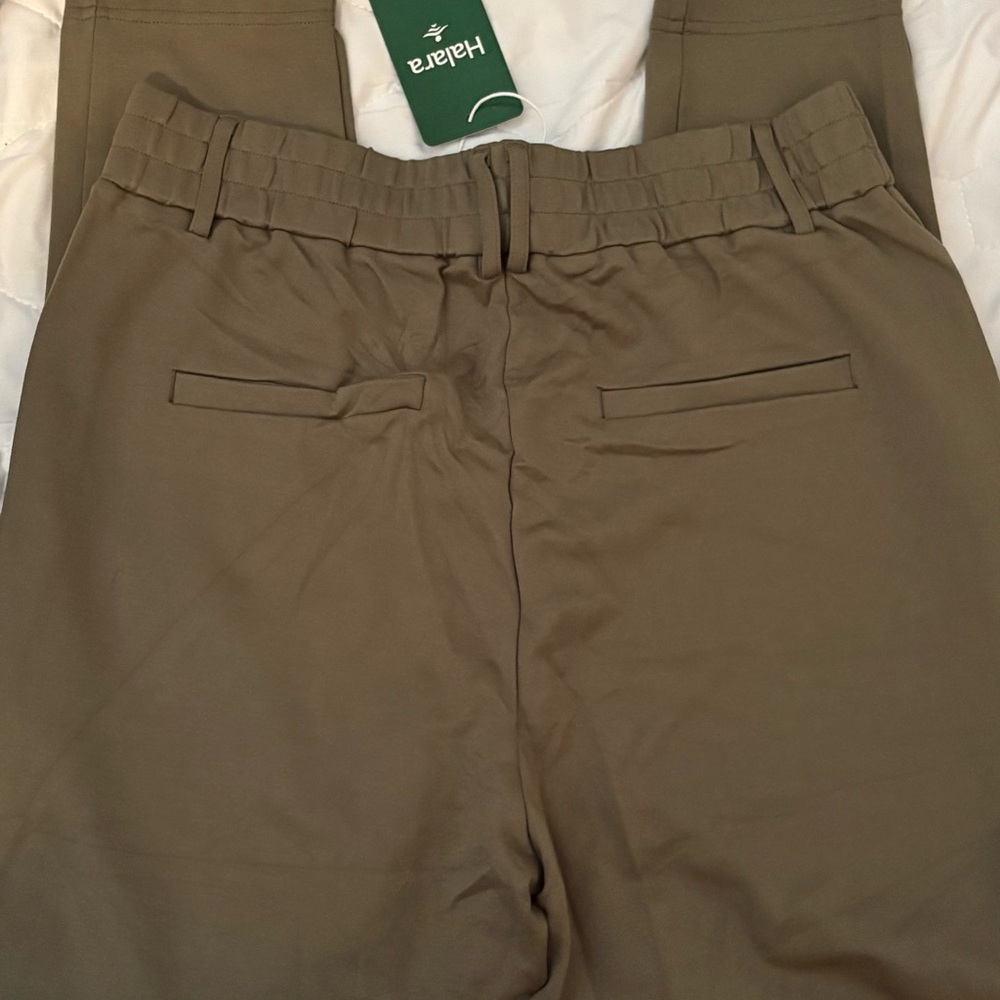 HALARA- Flex Sculptknit Mid Rise Pocket Ankle Length Tapered Pants- Medium Reg - Picture 6 of 9